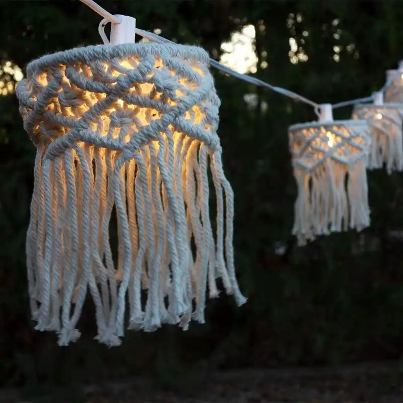 New Garden Mykonos Garland - lichtslinger aansluitbaar via kabel of zonne-energie - oplaadbare batterij - 8 meter slinger waarvan 3 meter snoer - 8 LED-lampen incl. - IP44 - katoen Op = Op