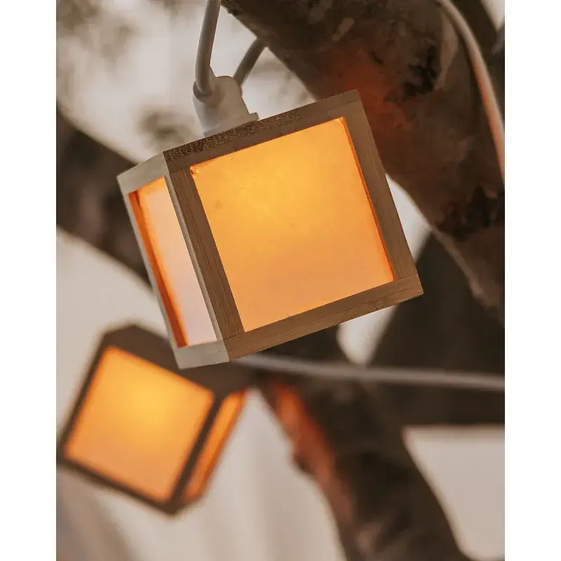New Garden Vega - lichtslinger aansluitbaar via kabel of zonne-energie - 8 meter slinger waarvan 3 meter snoer - 10 LED-lampen incl. - IP44 - bamboe en wit Must-Have