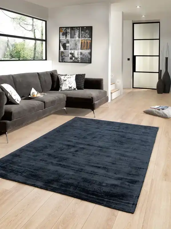Lumbini Effen Viscose Zwart vloerkleed - Handgeweven - 200 X 290 CM Bestel Nu