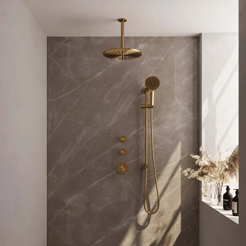 Korting Brauer Gold Edition complete inbouw regendouche met 3 standen handdouche, plafondarm, glijstang en hoofddouche 30cm set 24 messing geborsteld PVD