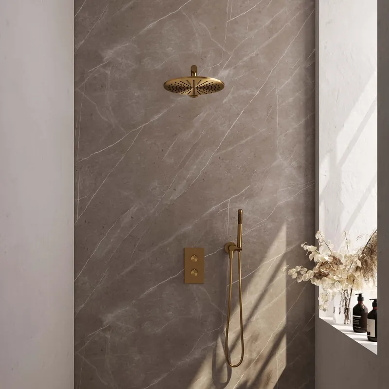 Brauer Gold Edition complete inbouw regendouche met staafhanddouche, rechte wandarm en hoofddouche 30cm set 26 messing geborsteld PVD Laatste Versie